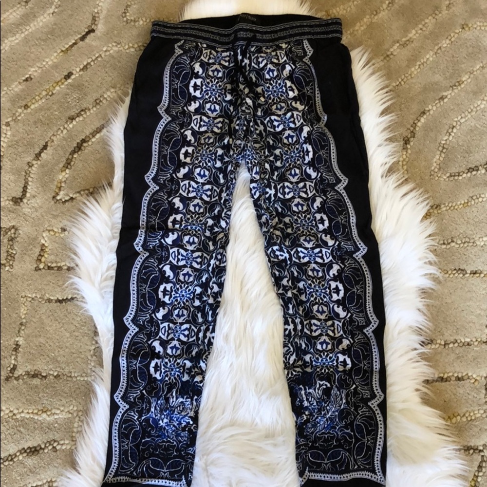 White House/Black Market Print Tapered Pants